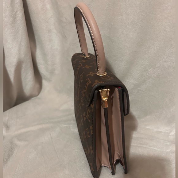 FAKE-Knock off Louis Vuitton Purse - Picture 3 of 6